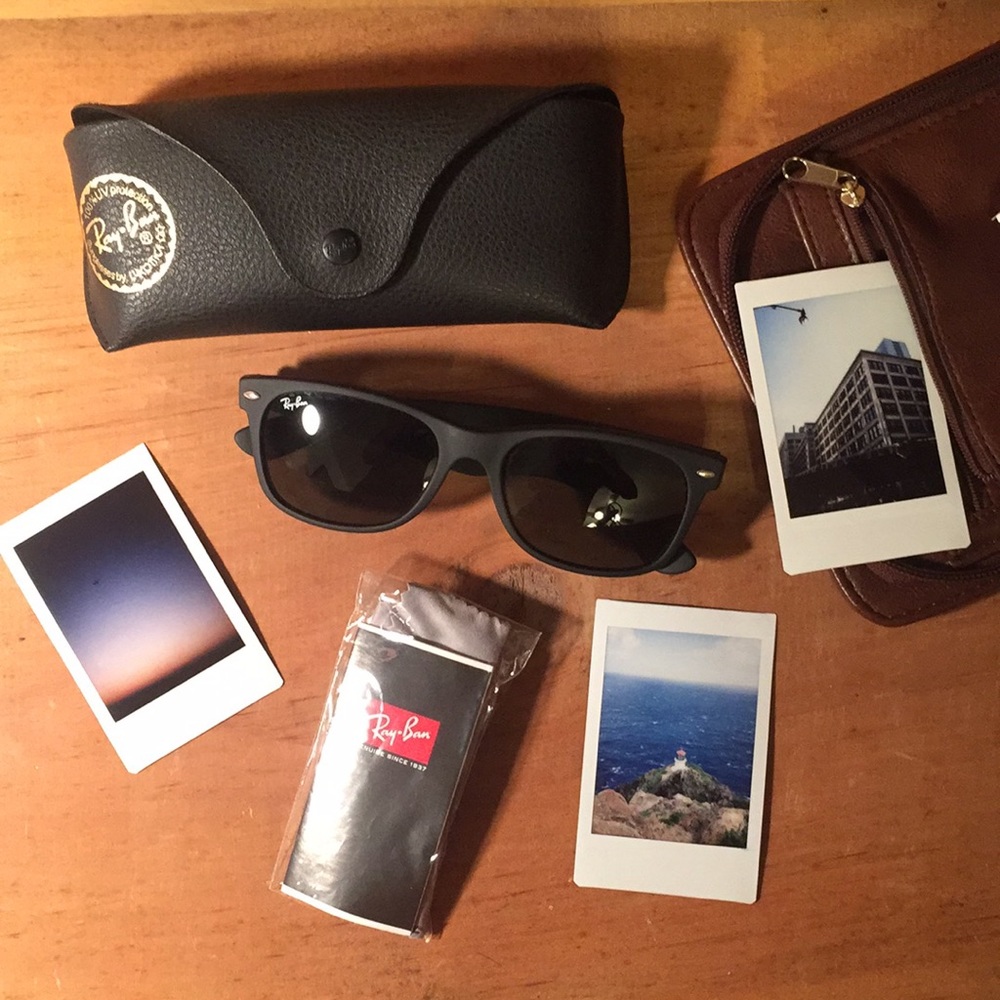 *Never Worn* Women’s Ray-Ban Sunglasses